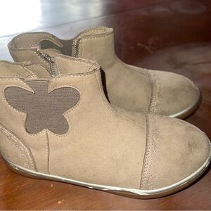 Live and Luca boots.